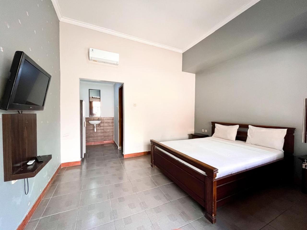 Prabhu Suites Lovina  Exterior photo