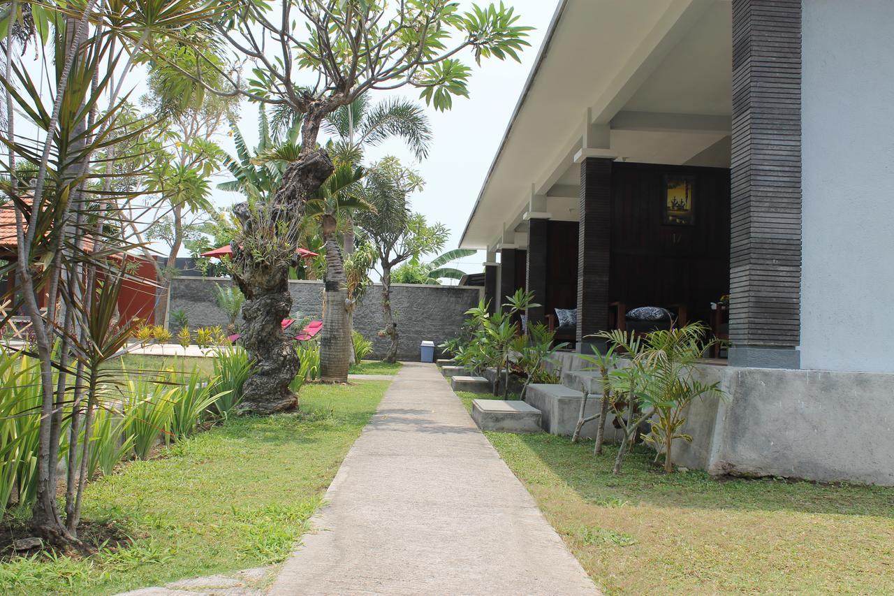 Prabhu Suites Lovina  Exterior photo
